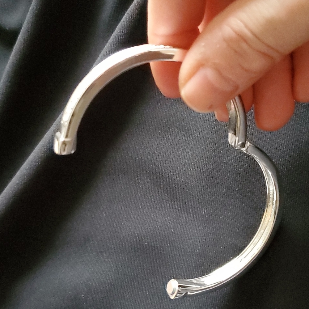 Women's crystal Bangle Bracelet - Picture 2 of 5
